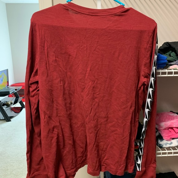 nike tee - Picture 3 of 3